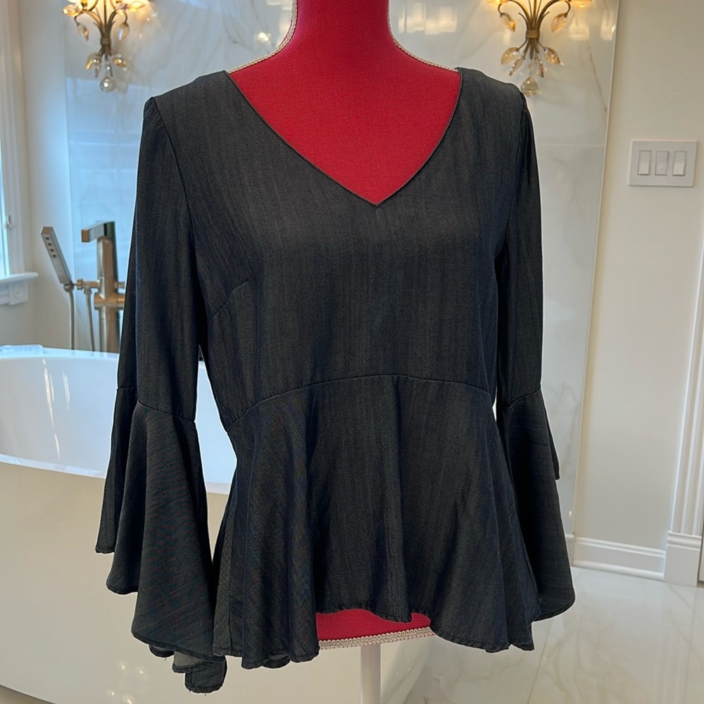 White House black market top